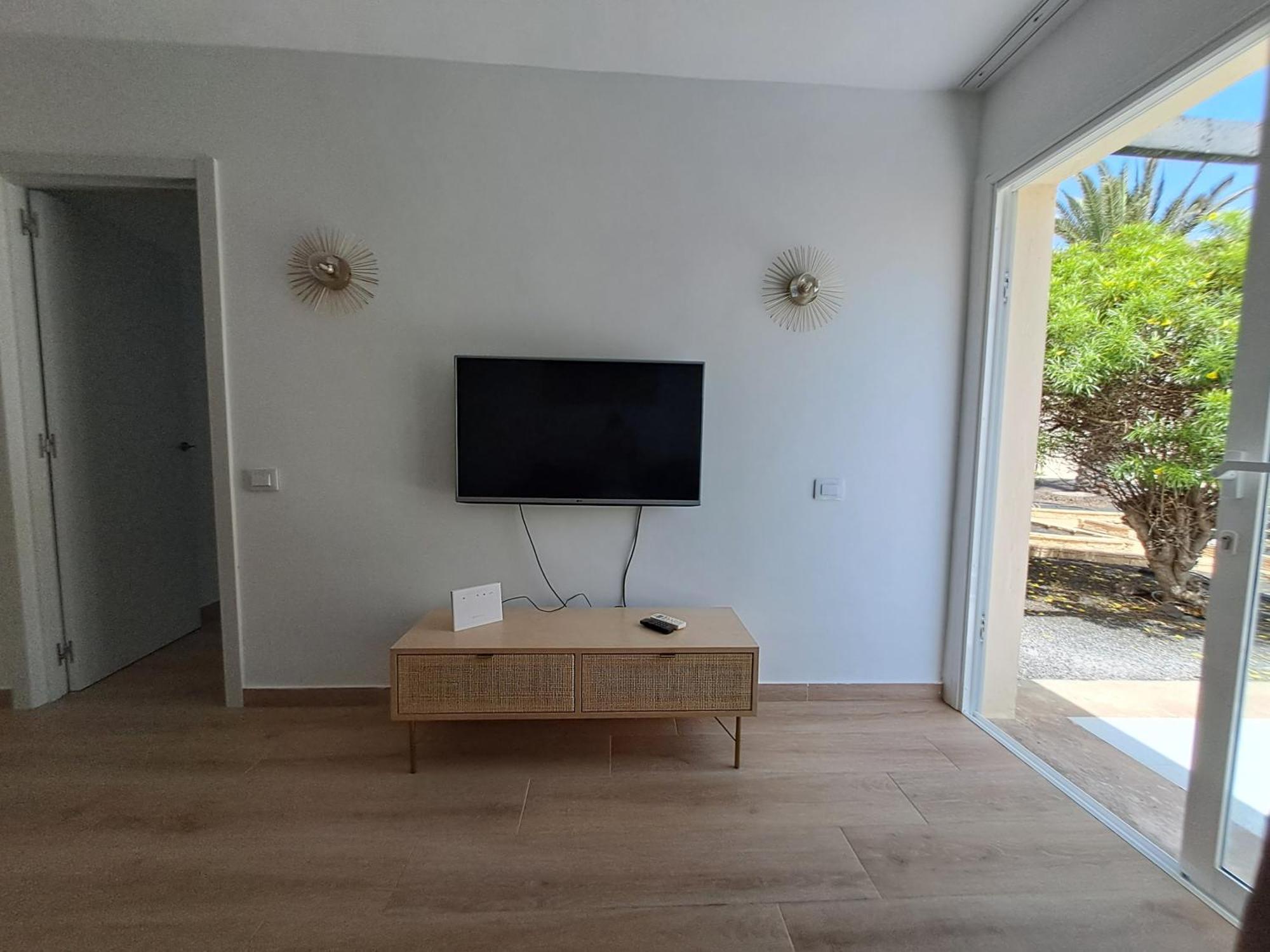 Homeforguest Apartamento 13 Con Terraza Y Piscina En Corralejo Exterior photo